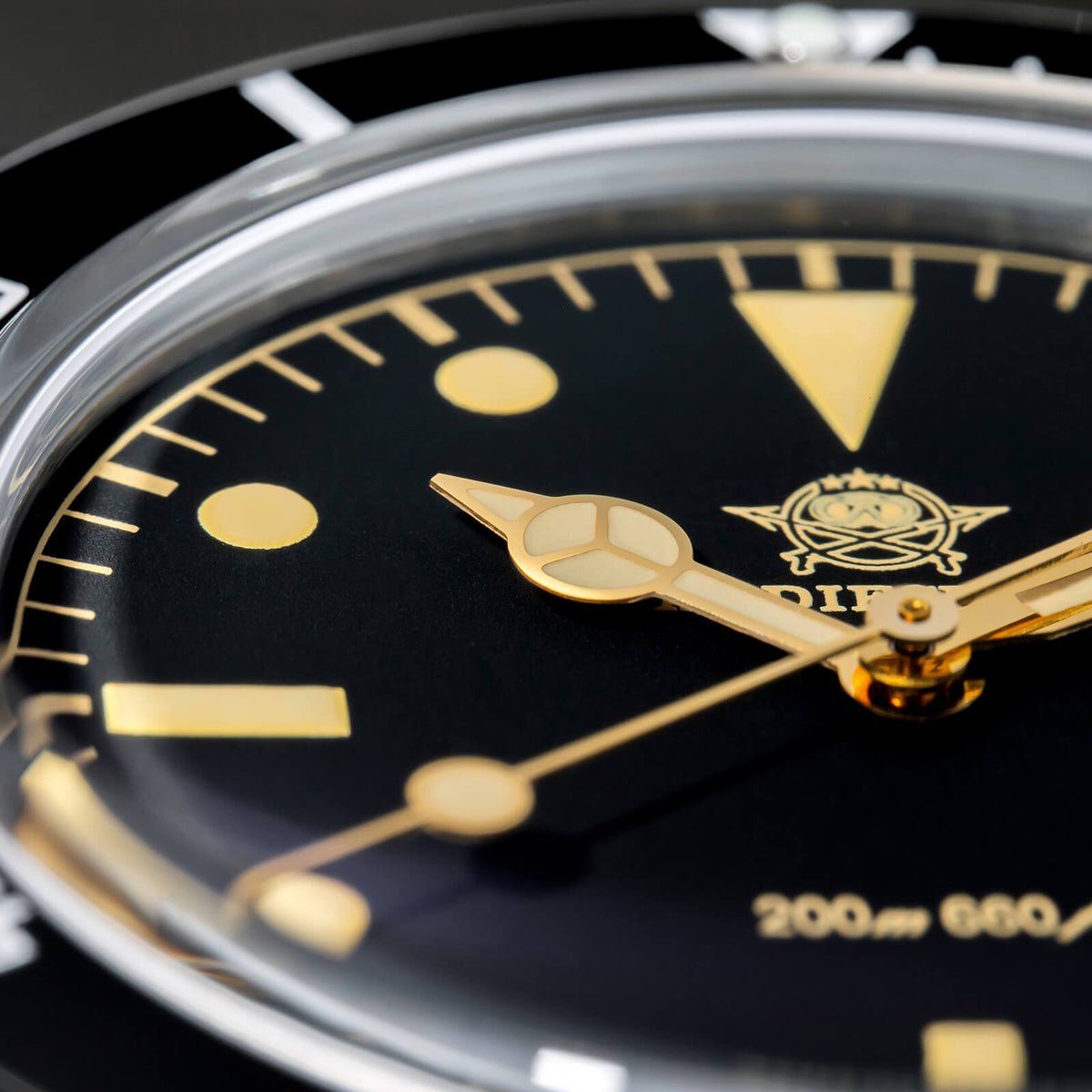 ADDIESDIVE Orologio al Quarzo da 39 mm con Lunetta Girevole Bidirezionale AD2072